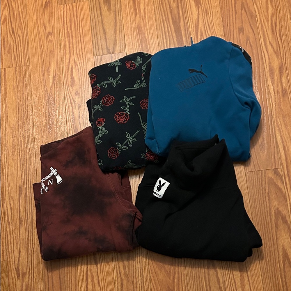 Four Sweatshirt with Hoods